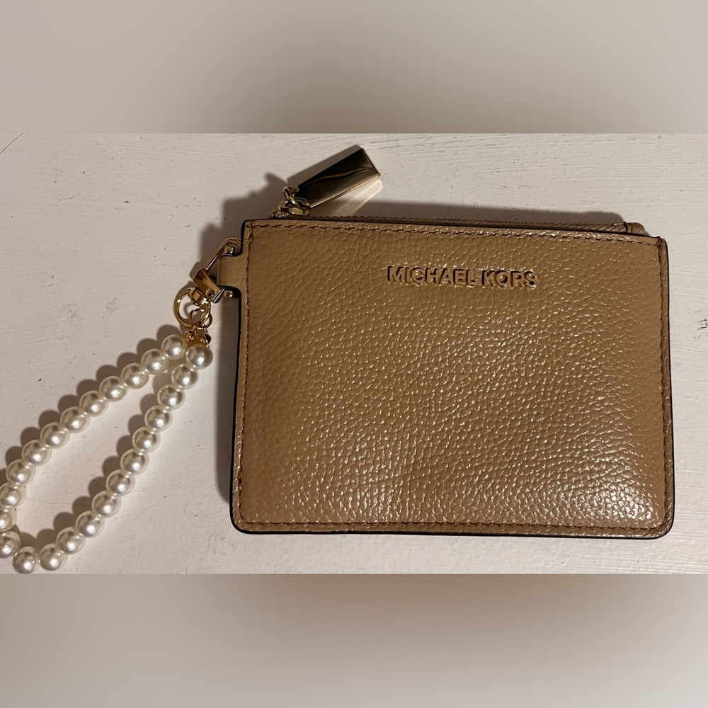 ❌Sold❌Micheal Kors Cardholder Wristlet